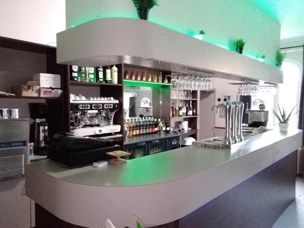 L'Entracte Hotel Saint-Paul-du-Bois Екстериор снимка