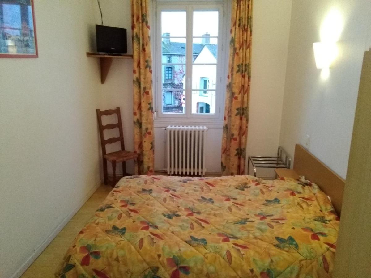 L'Entracte Hotel Saint-Paul-du-Bois Екстериор снимка
