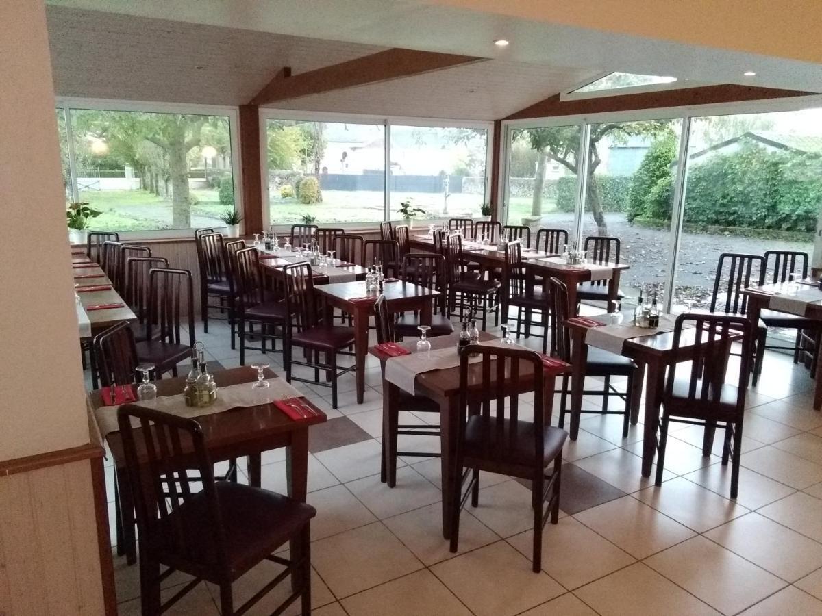 L'Entracte Hotel Saint-Paul-du-Bois Екстериор снимка
